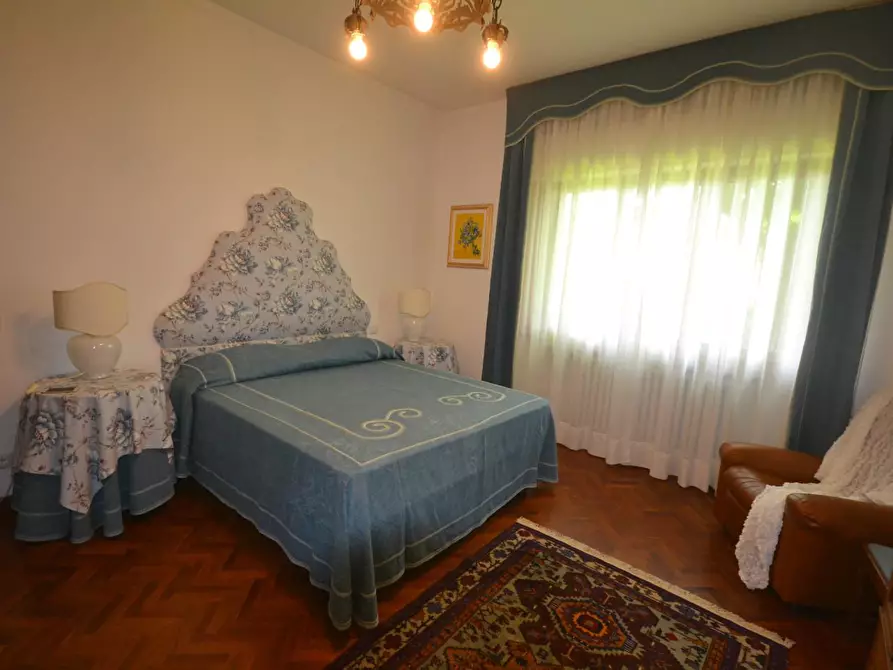 Immagine 15 di Villa in vendita  a Siena