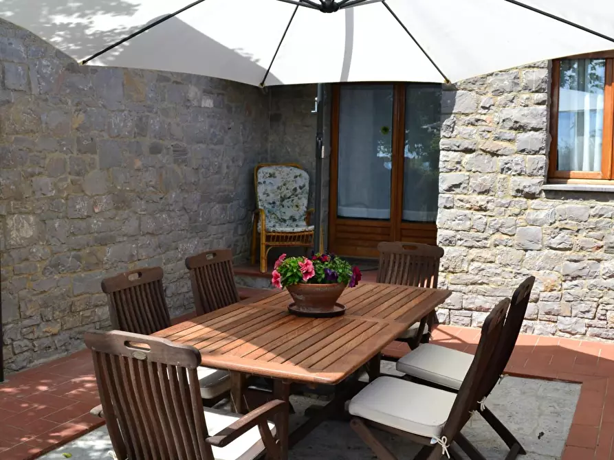 Immagine 4 di Villa in vendita  a Siena