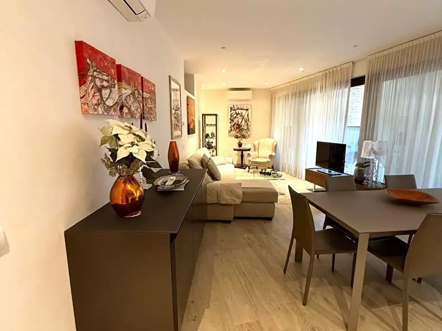 Immagine 6 di Appartamento in vendita  a Siena