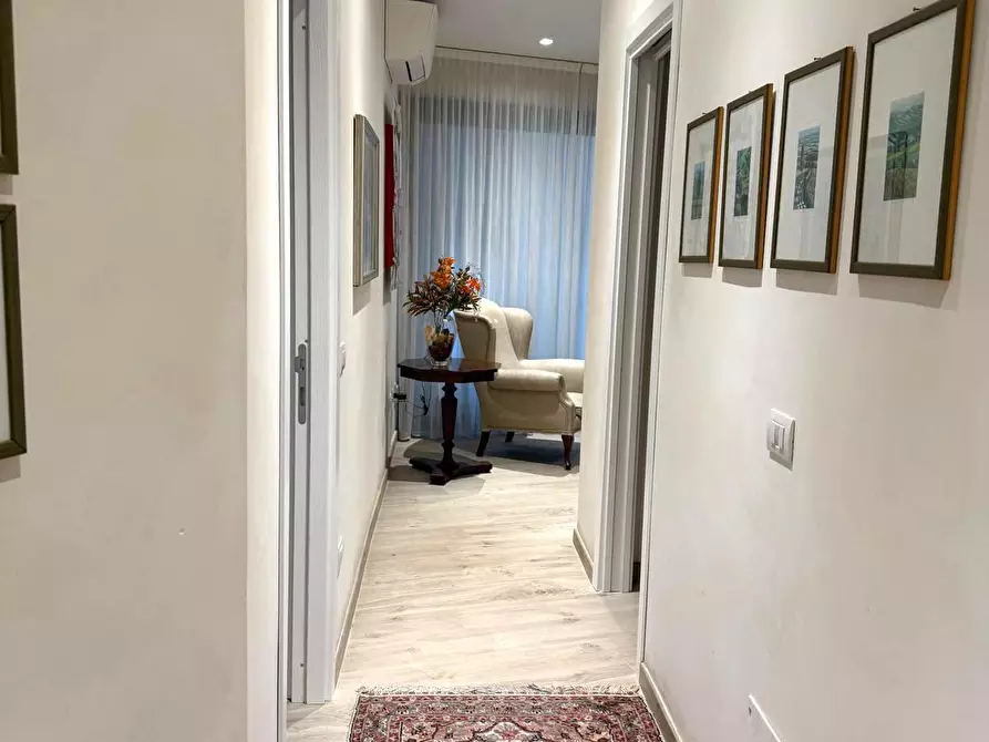 Immagine 3 di Appartamento in vendita  a Siena