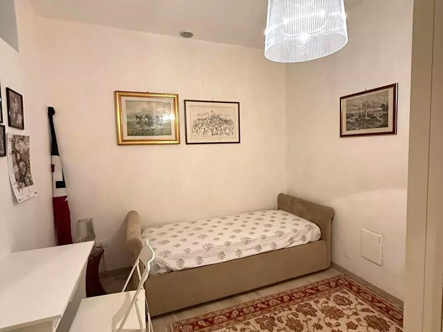 Immagine 21 di Appartamento in vendita  a Siena