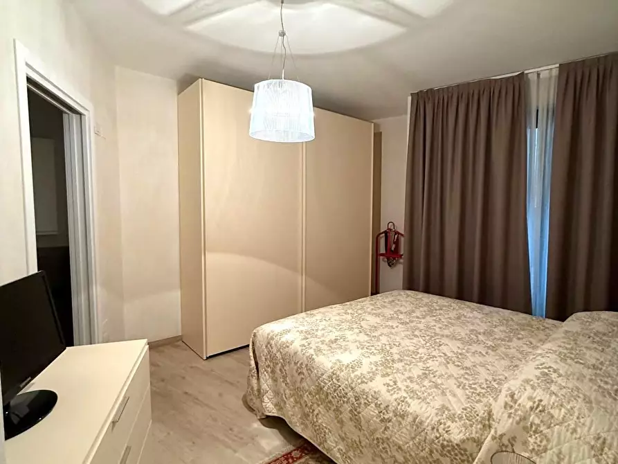 Immagine 16 di Appartamento in vendita  a Siena