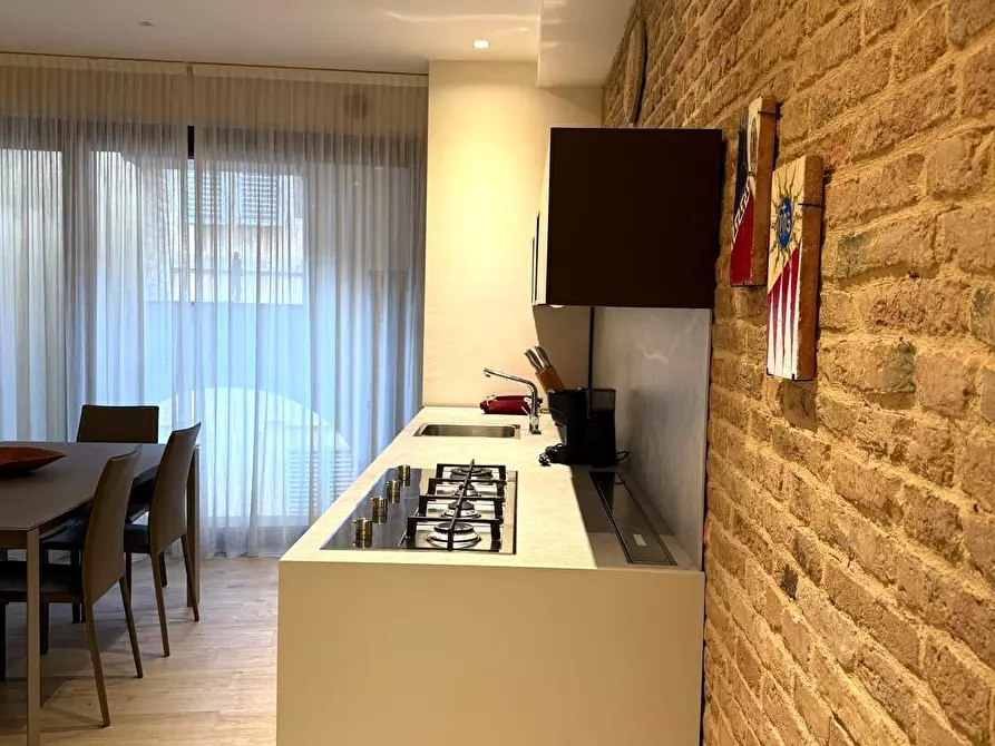 Immagine 8 di Appartamento in vendita  a Siena