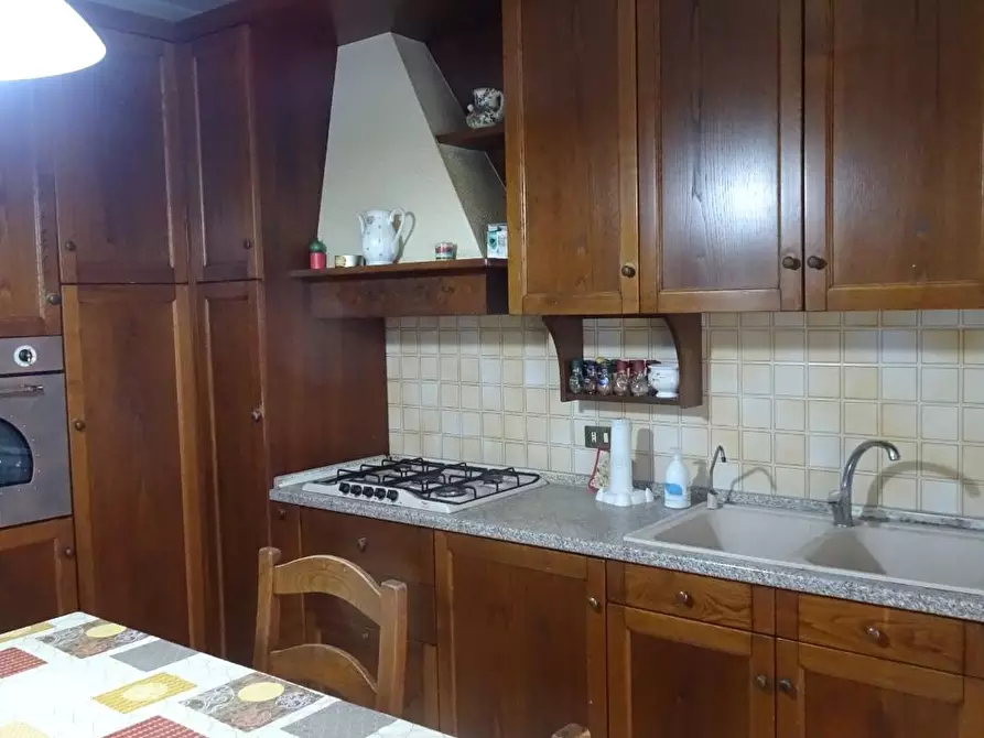 Immagine 3 di Villa in vendita  a Cascina