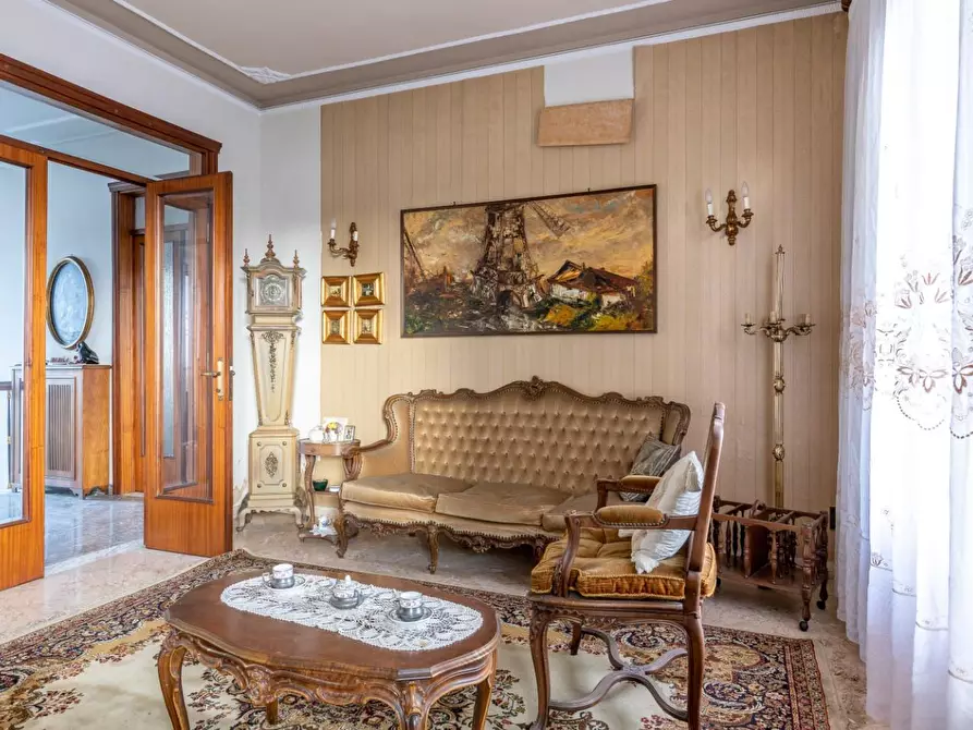 Immagine 8 di Villa in vendita  a Fucecchio