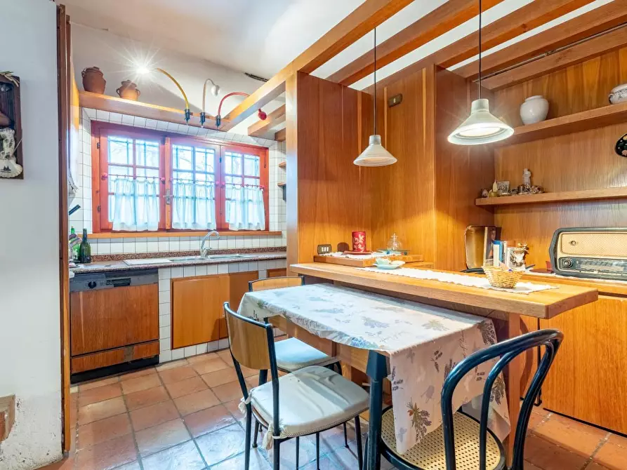 Immagine 7 di Villa in vendita  a Fucecchio