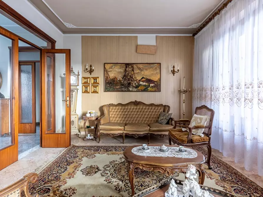 Immagine 3 di Villa in vendita  a Fucecchio