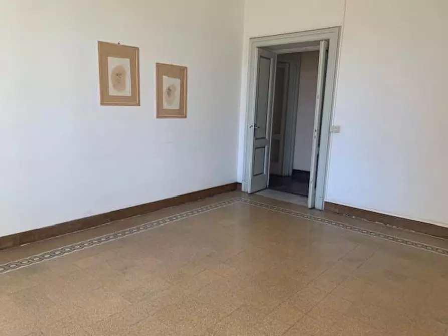 Immagine 6 di Ufficio in vendita  a Livorno