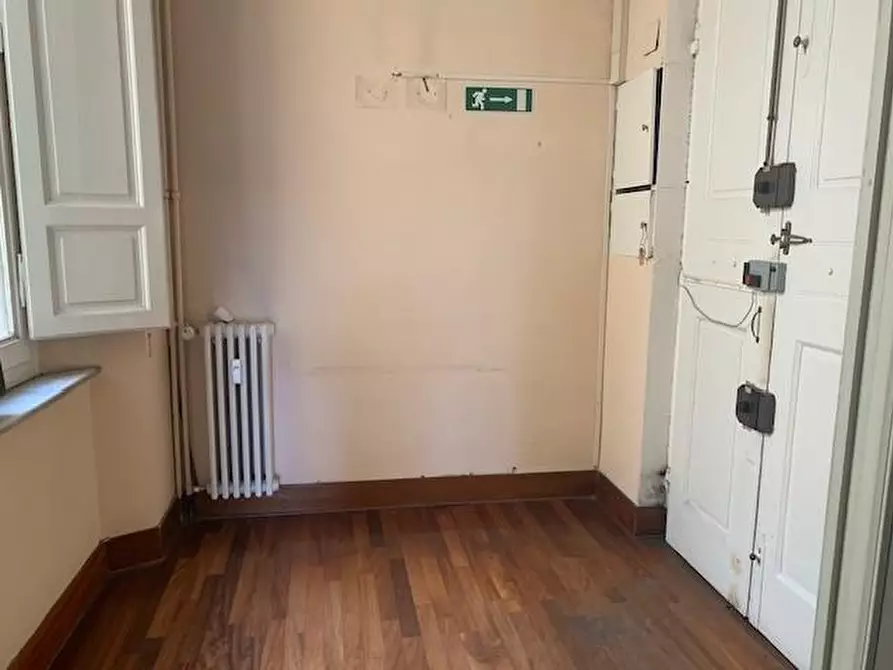 Immagine 2 di Ufficio in vendita  a Livorno