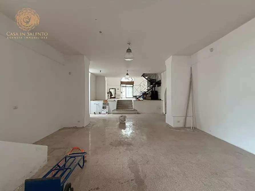 Immagine 9 di Locale commerciale in vendita  a Alessano