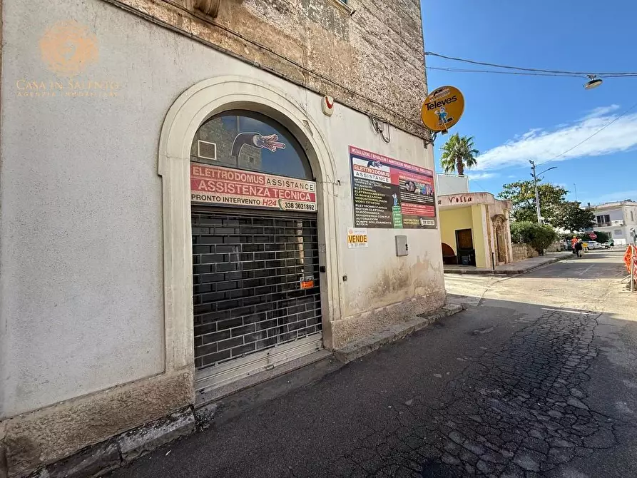 Immagine 2 di Locale commerciale in vendita  a Alessano