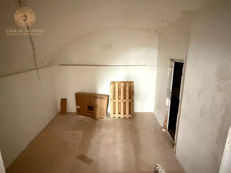 Immagine 16 di Locale commerciale in vendita  a Alessano