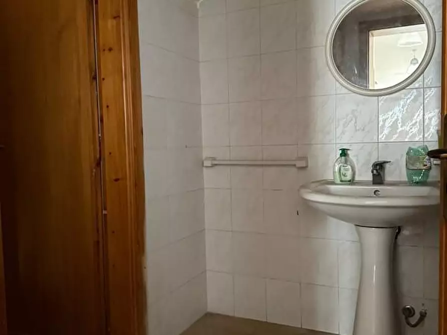 Immagine 18 di Locale commerciale in vendita  a Alessano