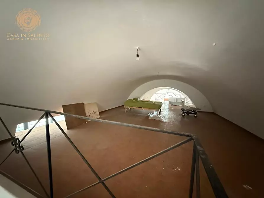 Immagine 13 di Locale commerciale in vendita  a Alessano