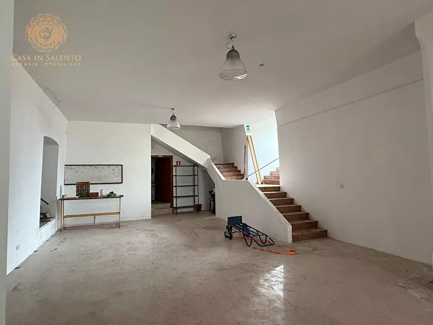 Immagine 6 di Locale commerciale in vendita  a Alessano