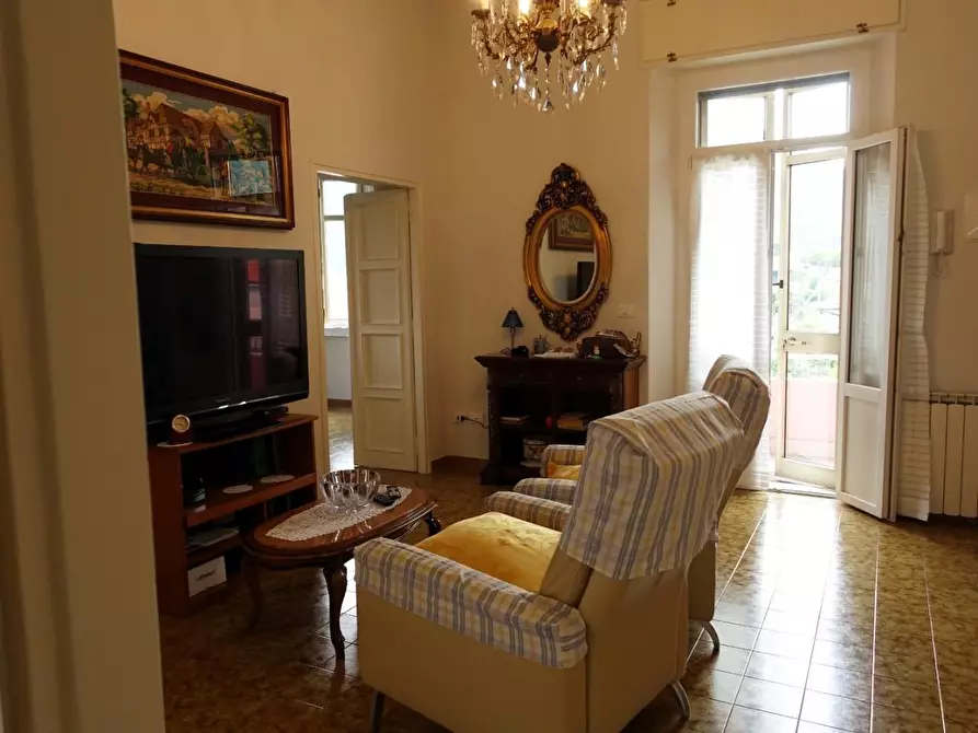 Immagine 1 di Appartamento in vendita  a Massa