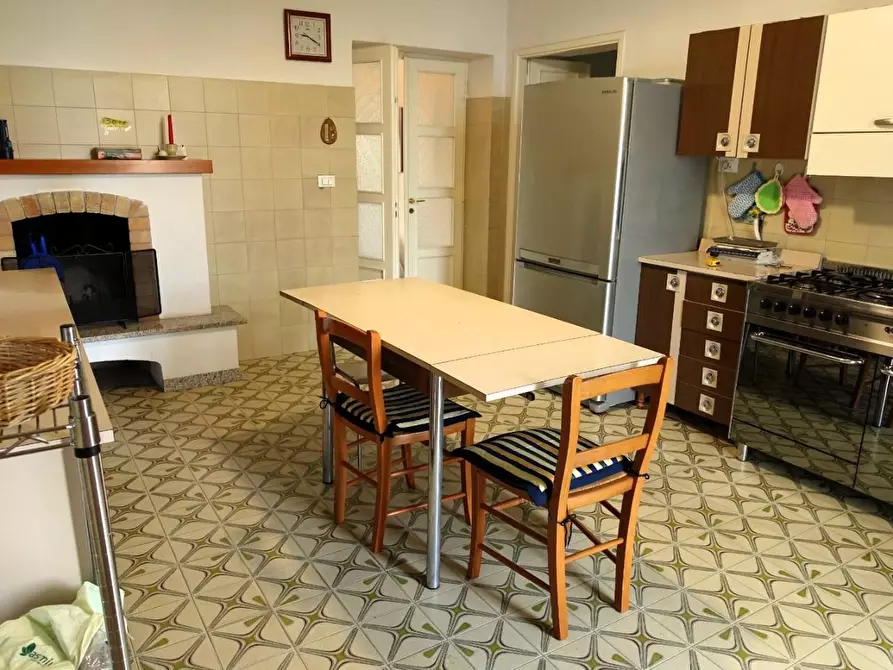 Immagine 4 di Appartamento in vendita  a Massa