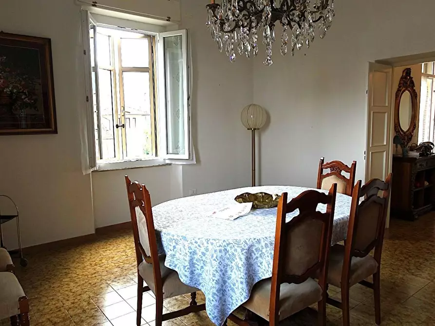 Immagine 7 di Appartamento in vendita  a Massa