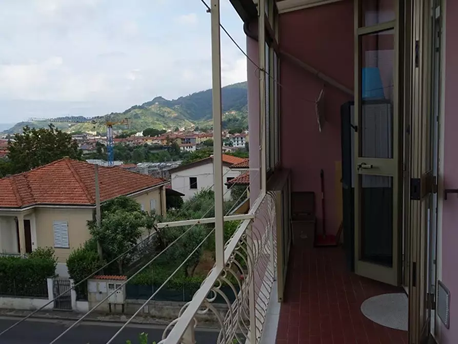 Immagine 14 di Appartamento in vendita  a Massa