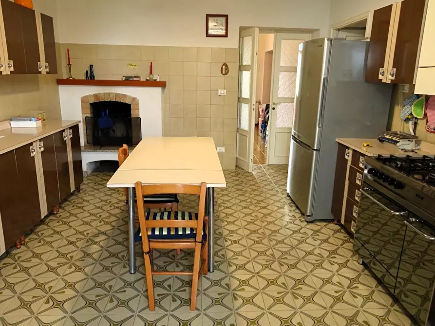 Immagine 5 di Appartamento in vendita  a Massa