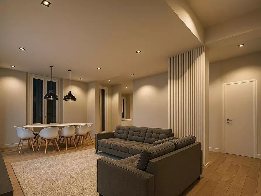 Immagine 10 di Porzione di casa in vendita  a Lucca