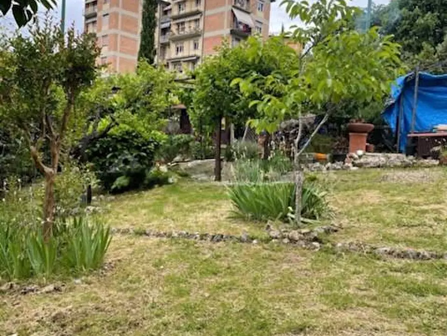 Immagine 6 di Appartamento in vendita  a Siena