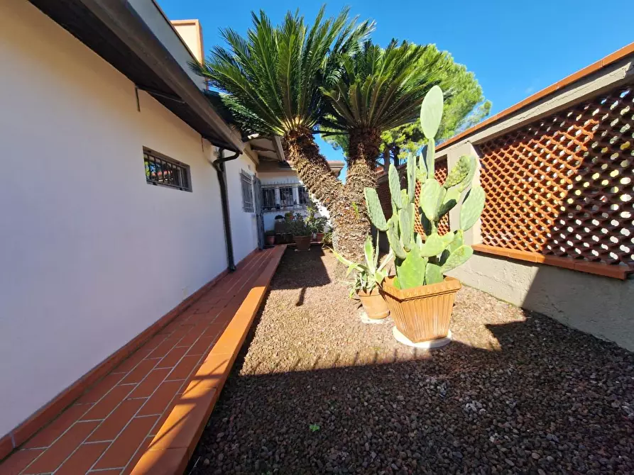 Immagine 35 di Casa bifamiliare in vendita  a Carrara