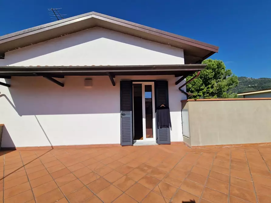 Immagine 17 di Casa bifamiliare in vendita  a Carrara