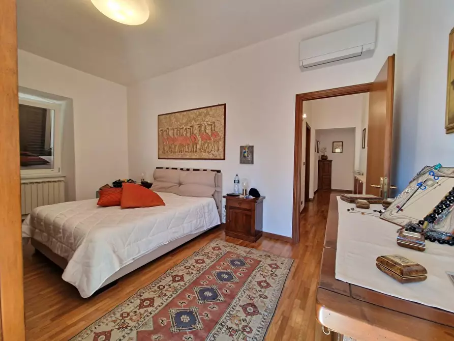 Immagine 25 di Casa bifamiliare in vendita  a Carrara