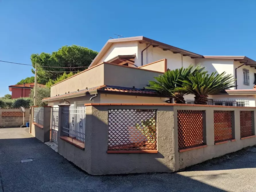 Immagine 15 di Casa bifamiliare in vendita  a Carrara