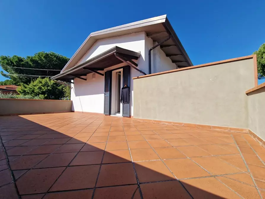 Immagine 18 di Casa bifamiliare in vendita  a Carrara