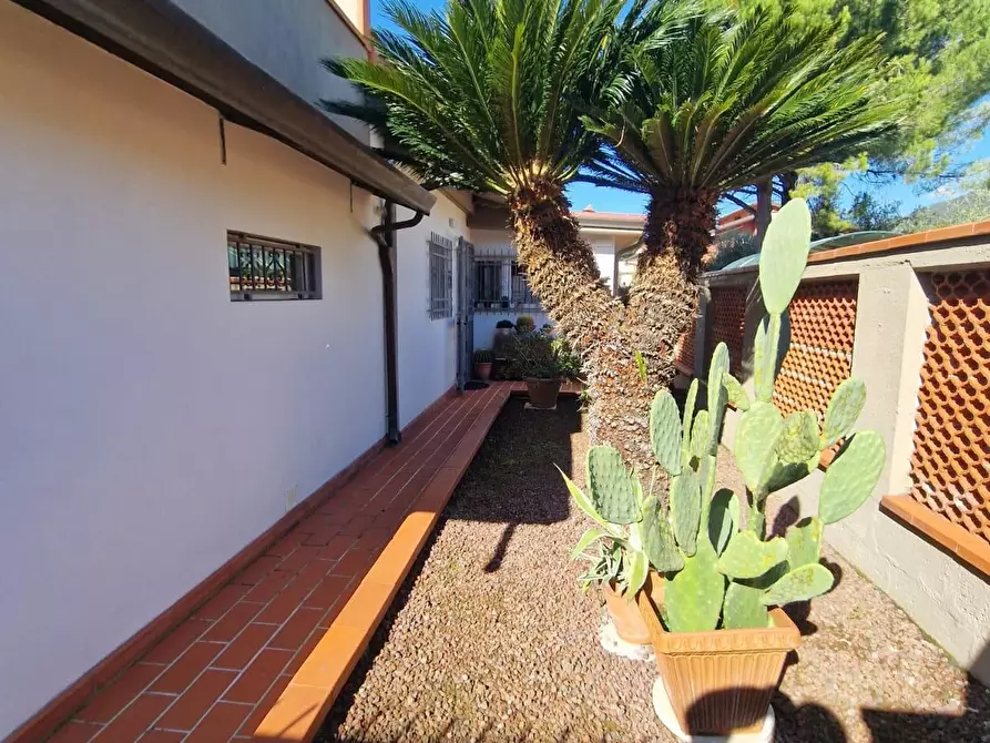 Immagine 36 di Casa bifamiliare in vendita  a Carrara