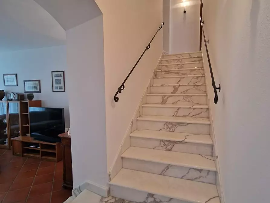 Immagine 21 di Casa bifamiliare in vendita  a Carrara
