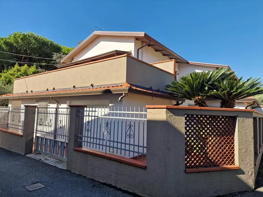 Immagine 14 di Casa bifamiliare in vendita  a Carrara