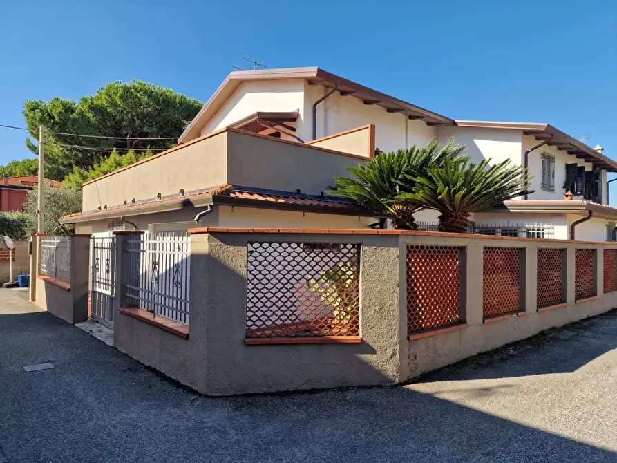 Immagine 16 di Casa bifamiliare in vendita  a Carrara