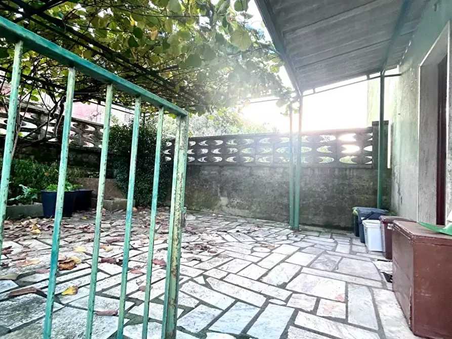 Immagine 29 di Villa in vendita  a Ortonovo