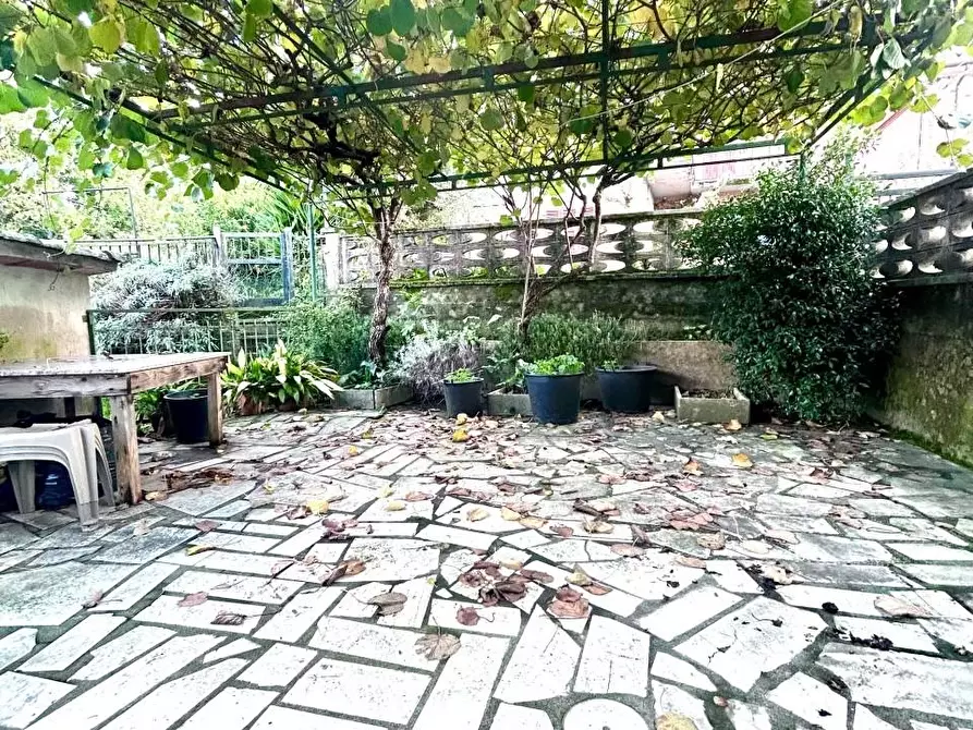 Immagine 23 di Villa in vendita  a Ortonovo