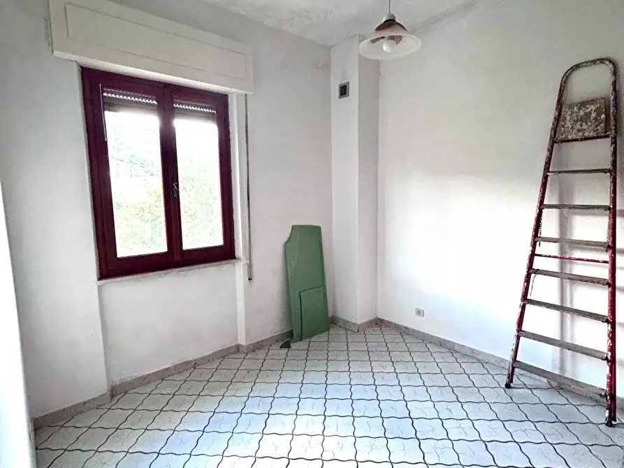 Immagine 21 di Villa in vendita  a Ortonovo