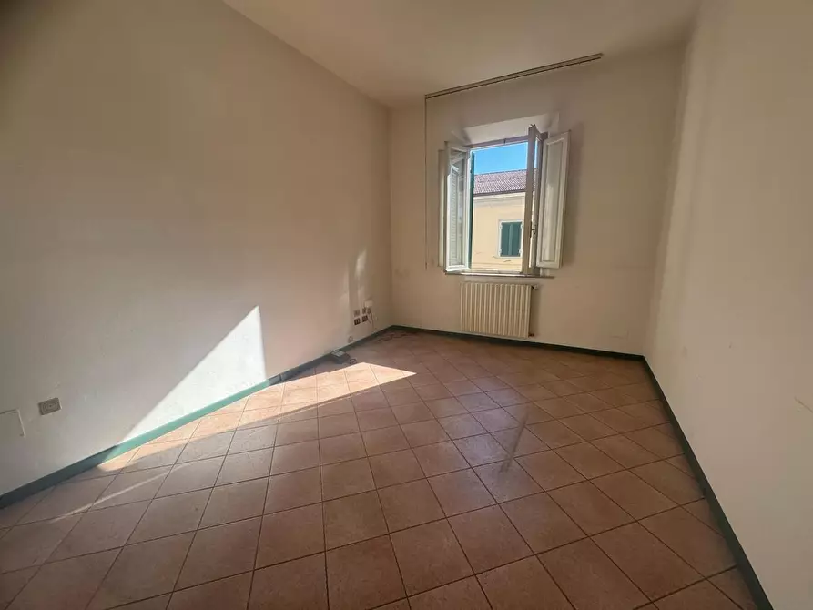 Immagine 2 di Ufficio in affitto  a Pontedera