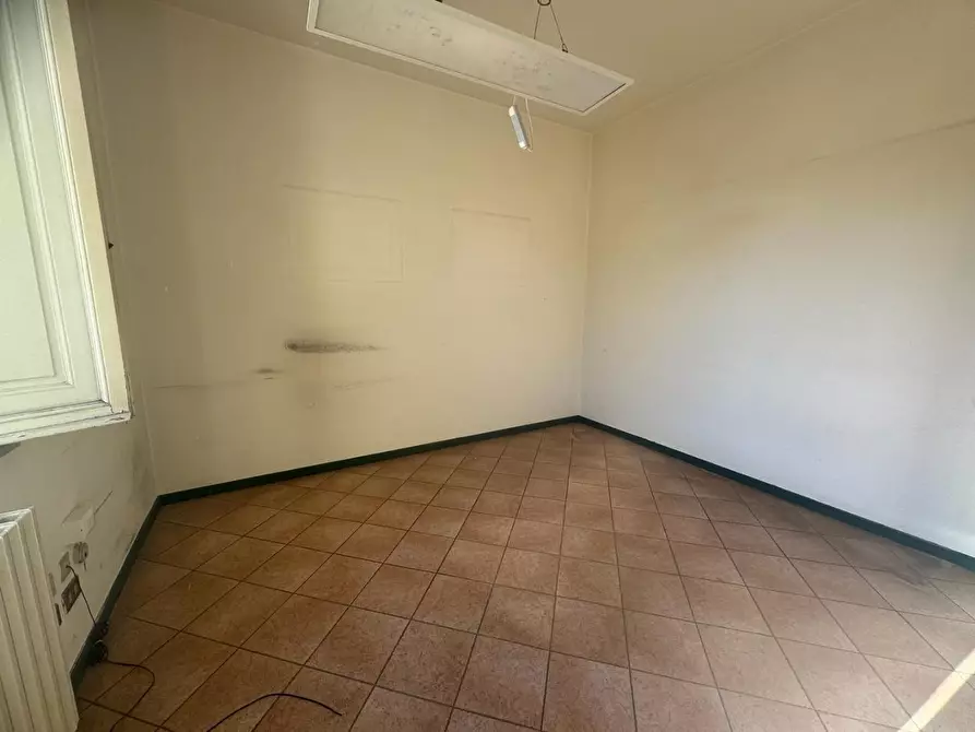 Immagine 6 di Ufficio in affitto  a Pontedera