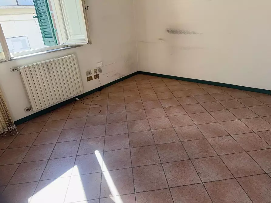 Immagine 5 di Ufficio in affitto  a Pontedera