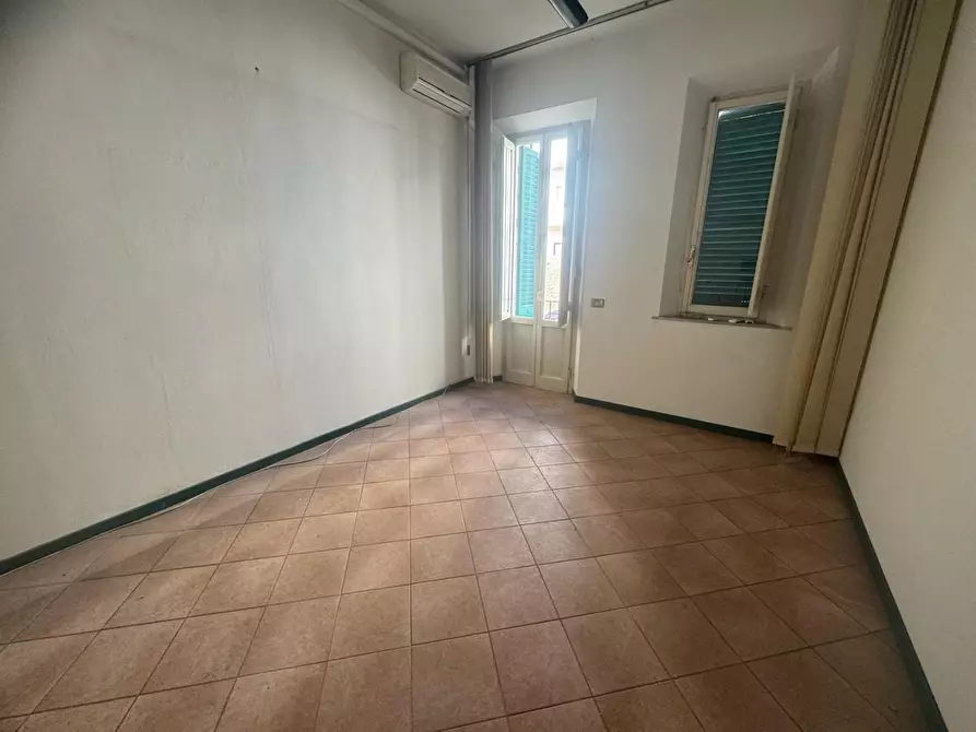 Immagine 8 di Ufficio in affitto  a Pontedera