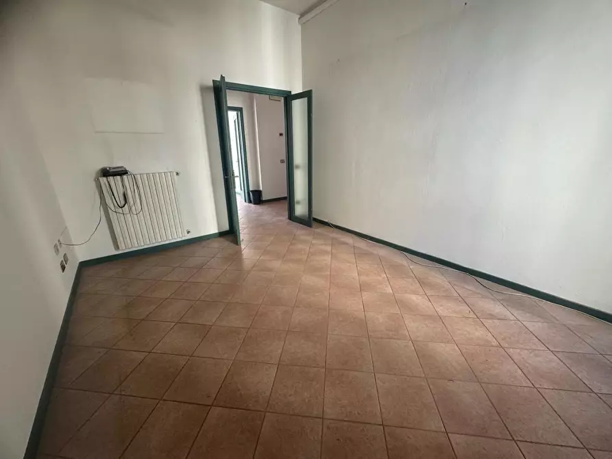 Immagine 4 di Ufficio in affitto  a Pontedera
