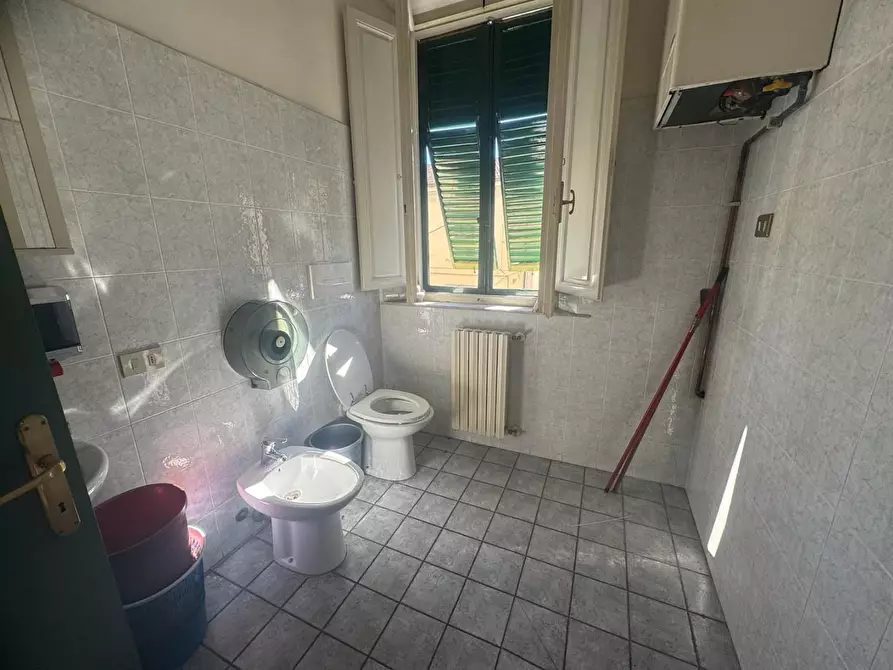 Immagine 7 di Ufficio in affitto  a Pontedera
