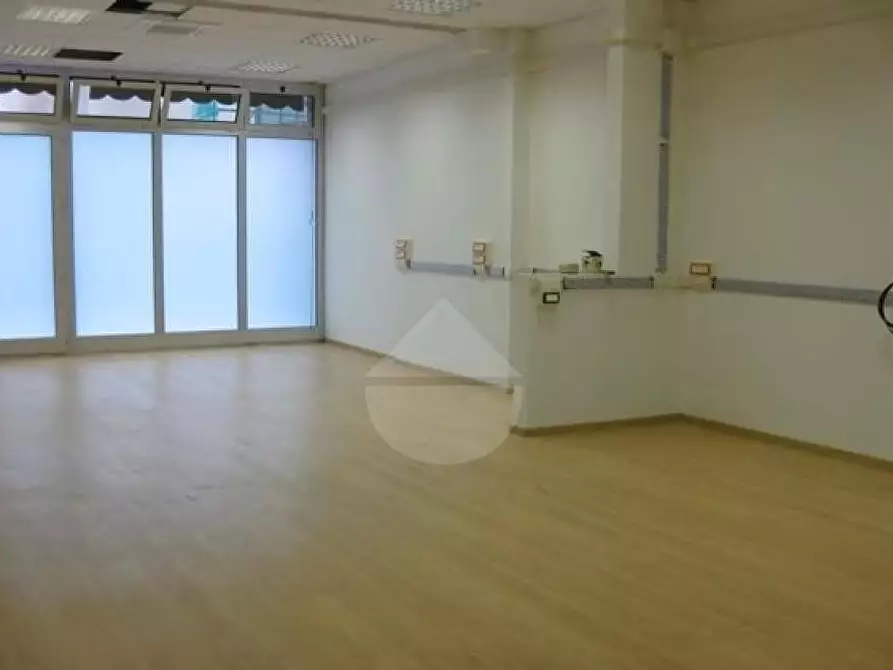 Immagine 5 di Laboratorio in affitto  a Firenze