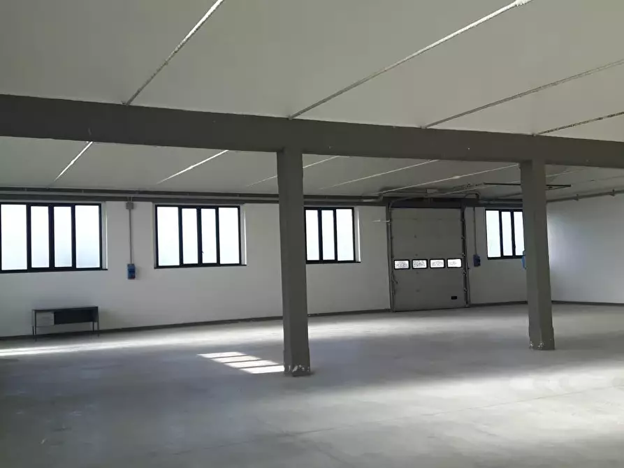 Immagine 1 di Attività artigianale in affitto  a Gambassi Terme