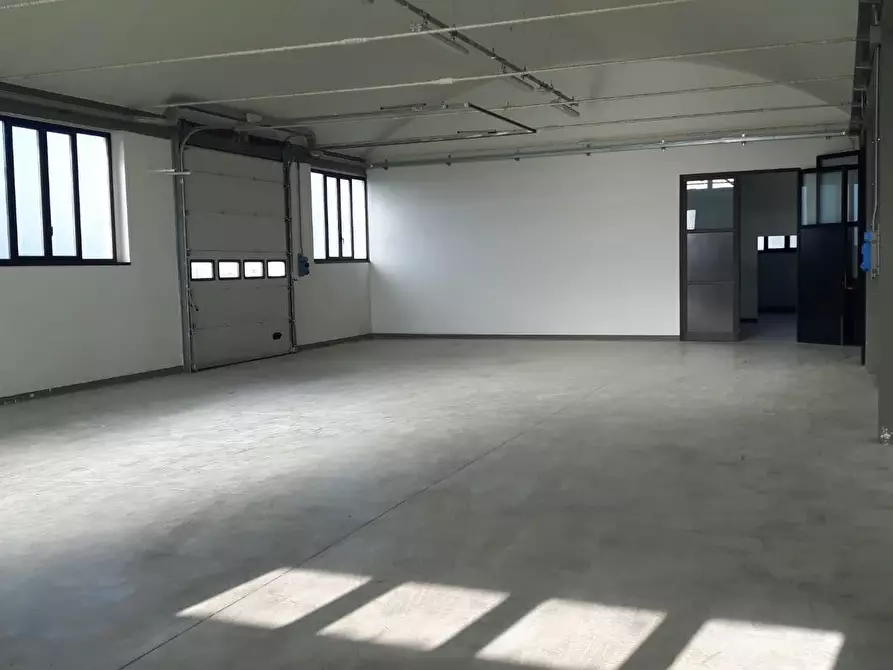 Immagine 13 di Attività artigianale in affitto  a Gambassi Terme