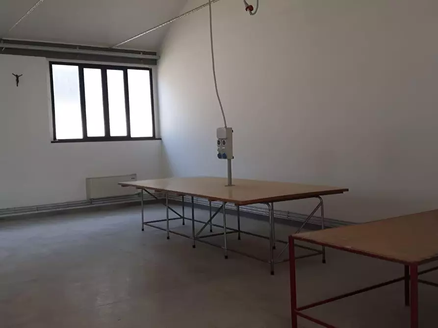 Immagine 9 di Attività artigianale in affitto  a Gambassi Terme
