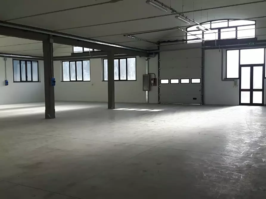 Immagine 2 di Attività artigianale in affitto  a Gambassi Terme