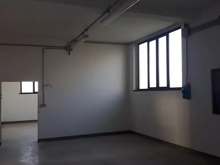 Immagine 3 di Attività artigianale in affitto  a Gambassi Terme